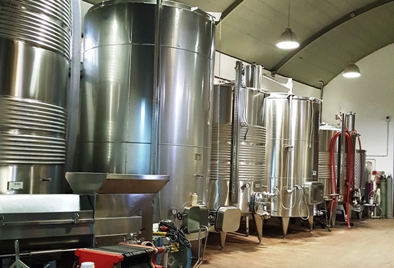 Bravdo Karmei Yosef Winery near Jerusalem take a hitech approach to quality winemaking
