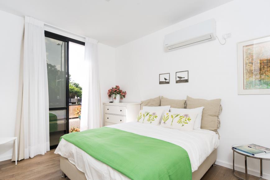 luxury short-term 3 BR apartment near the marina - bedroom luxury short-term 3 BR apartment near the marina - bedroom