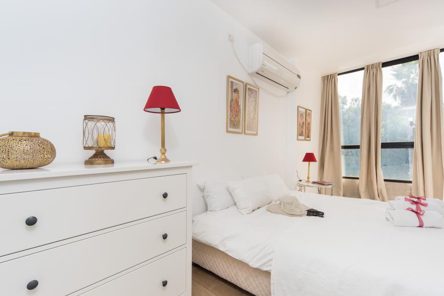 luxury short-term 3 BR apartment near the marina - bedroom 2 luxury short-term 3 BR apartment near the marina - bedroom 2