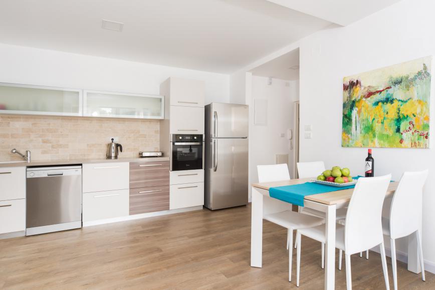 luxury short-term 3 BR apartment near the marina - bedroom luxury short-term 3 BR apartment near the marina - bedroom