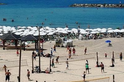 Playing Volleyball at Gordon Beach in Tel Aviv