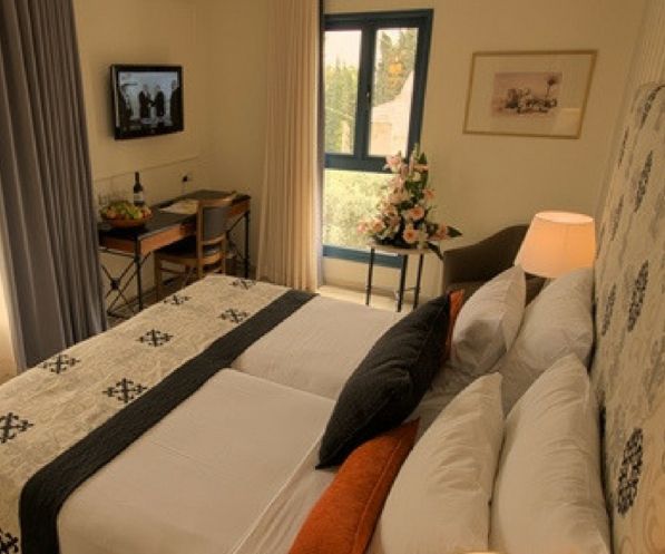 standard room at the Eldan Hotel in Jerusalem standard room at the Eldan Hotel in Jerusalem