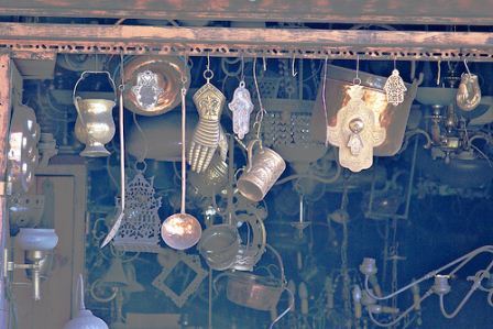 israel jaffa flea market shuk hapishpishim new and used trinkets knick-knacks