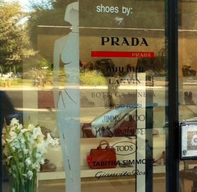 kikar hamedina in tel aviv for  high fashion and designer shops