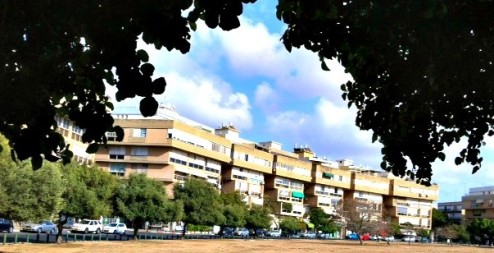 posh tel aviv shopping in kikar hamedina