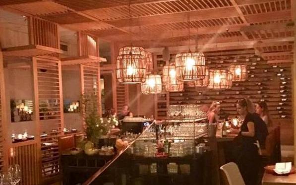 Tel Aviv Best Restaurants - the bar at Jonathan Food Club