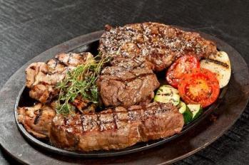 south american cuisine at papagaio restaurant brazilian meats azrieli center tel aviv israel south american cuisine at papagaio restaurant brazilian meats azrieli center tel aviv israel