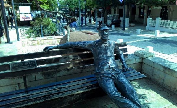 Statue commemorating the original farming pioneers of Zichron Yaakov in the pedenstrian mall